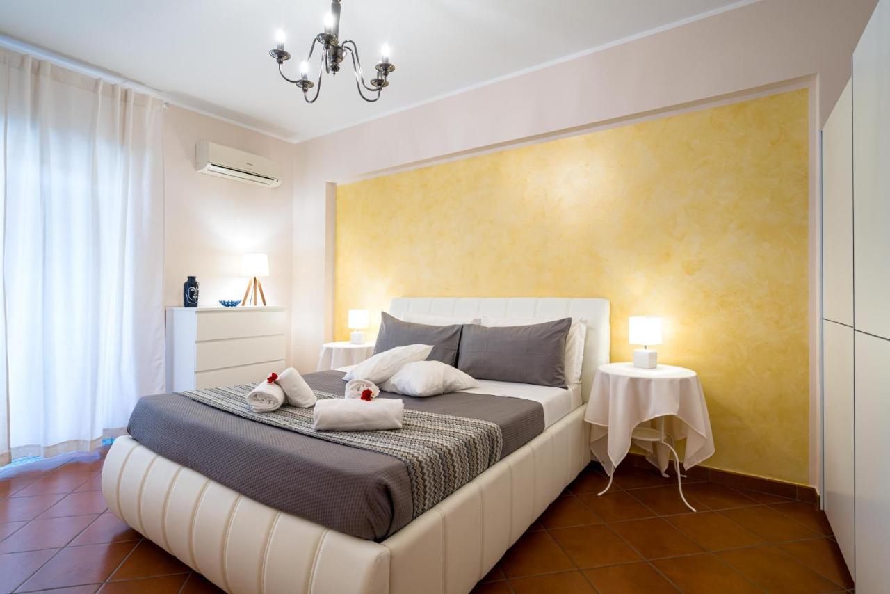 Loft Angolo Sul Mare Letojanni Exterior photo