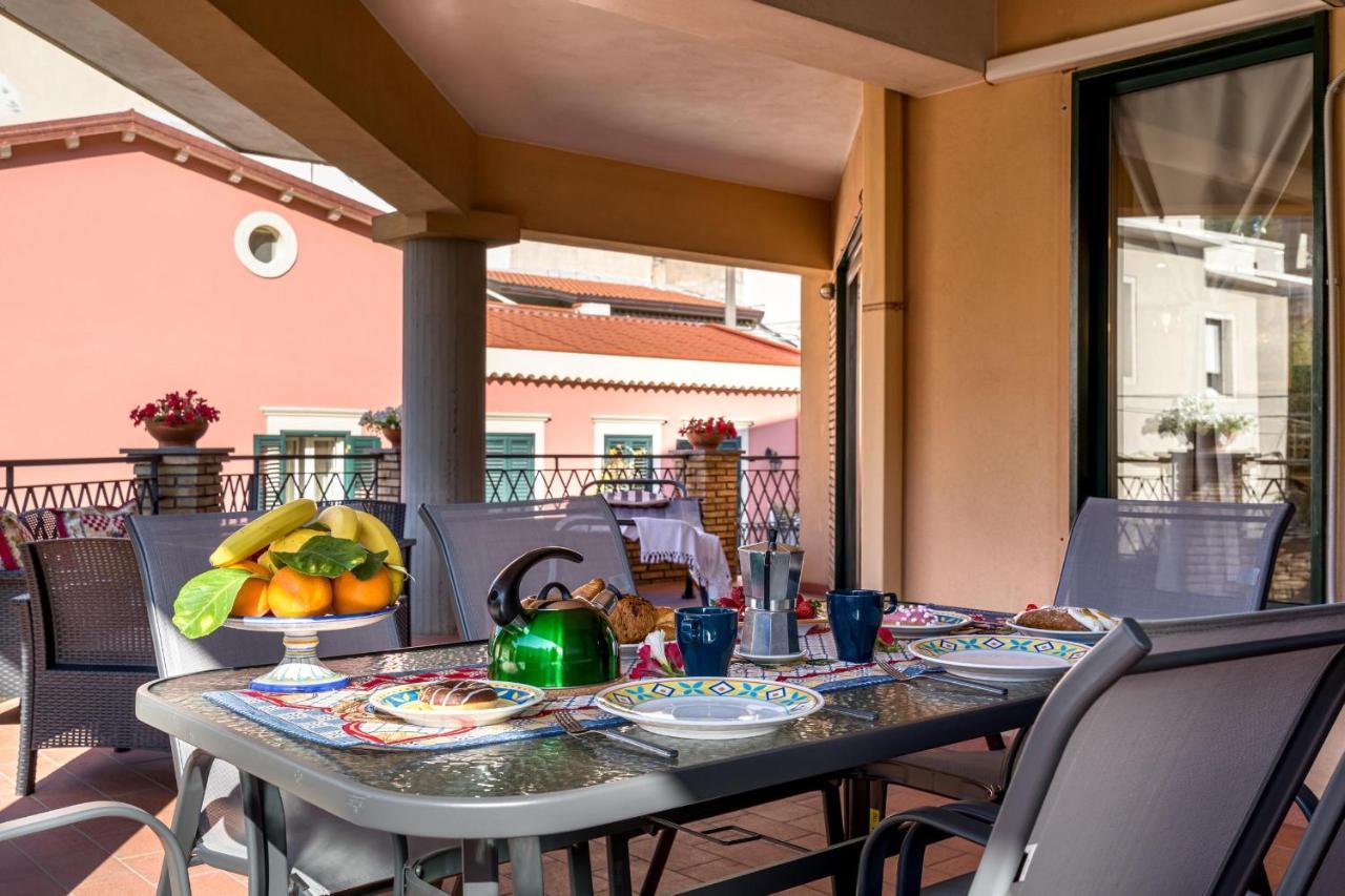 Loft Angolo Sul Mare Letojanni Exterior photo